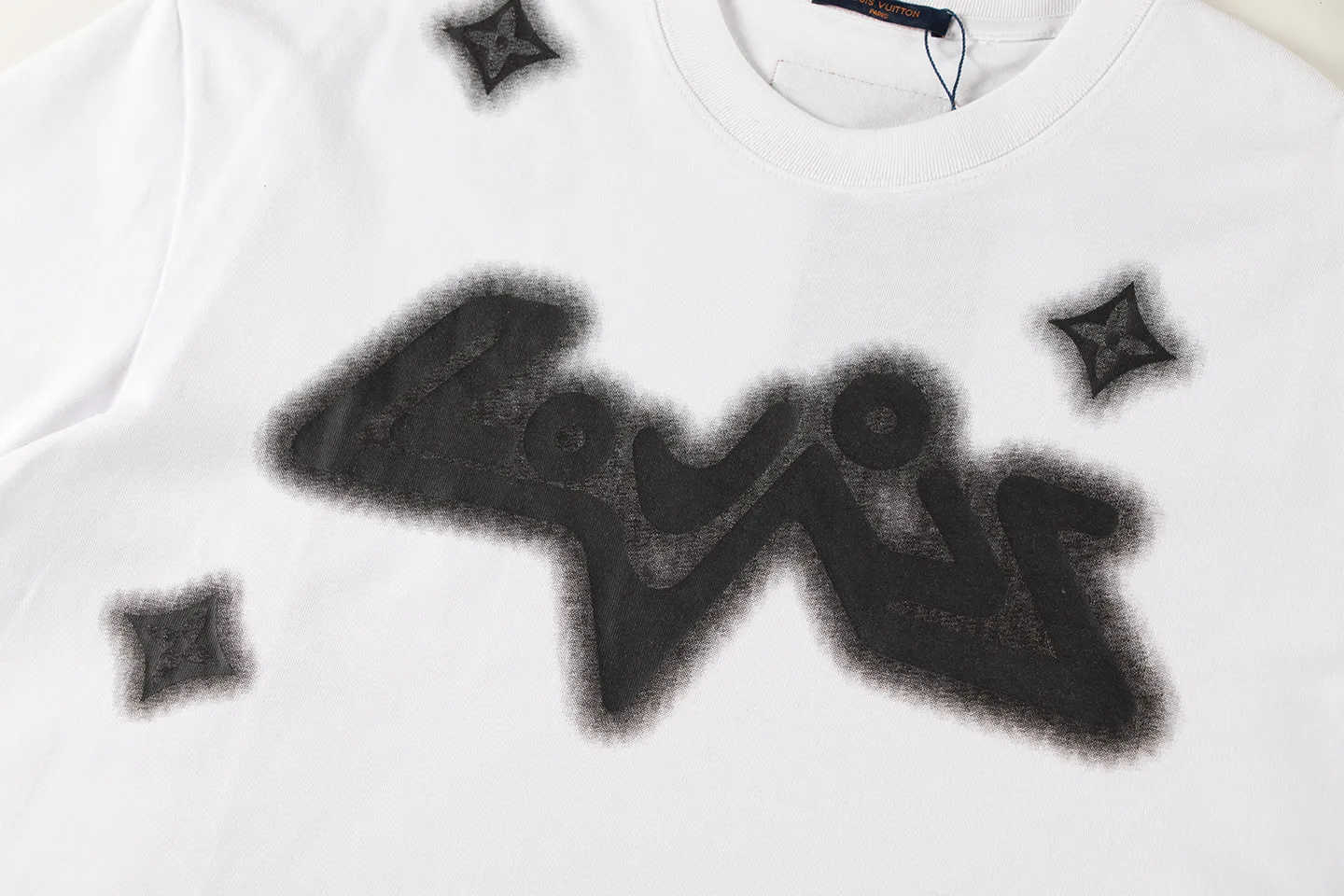 🅿️146 Style: 2026 new LOUIS VUITTON short-sleeved T-shirt Material: High version 300g double yarn combed cotton Size: S～XL Color: White Style number: H1050